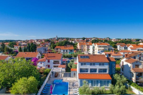 Villa Istriatica, house for 18 + 2 persons, 200 m from the beach, pool, jacuzzi, sauna